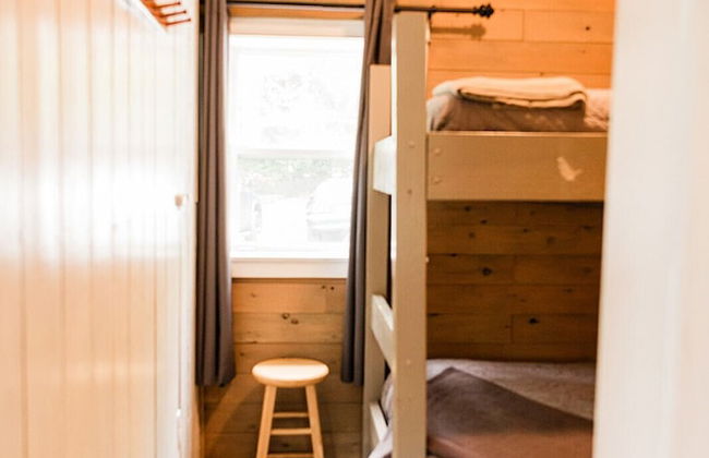 Portage Lakeside Cabins - Photo 27