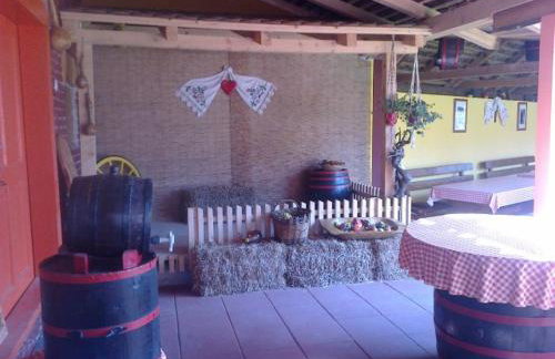 Seoski Turiziam Larva - Photo 30