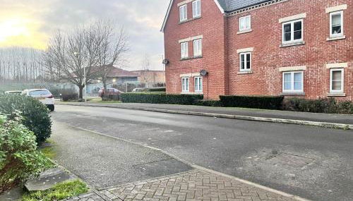 Spacious 4-Bedroom Home Canterbury with Free Parking - Foto 5