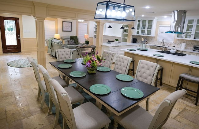 5Bdrm 3.5Bath 12Beds - HOME BIG AS TEXAS - Foto 13