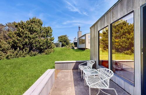 Whale Tales - Photo 4