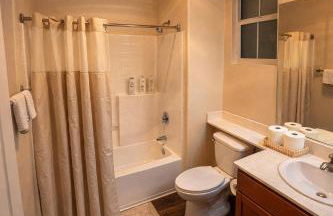 Marina Del Rey Apartment with Resort Amenities - Short Distance To Venice Beach - Photo 15