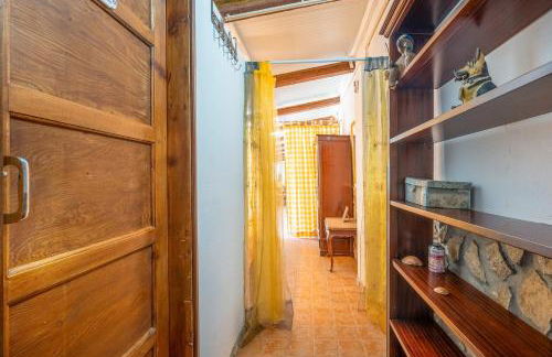 Eclectic oasis with poolside charm in Arranhó - Foto 13