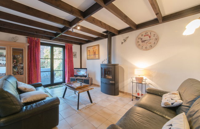 V32 with parking and shared pool - Photo 2