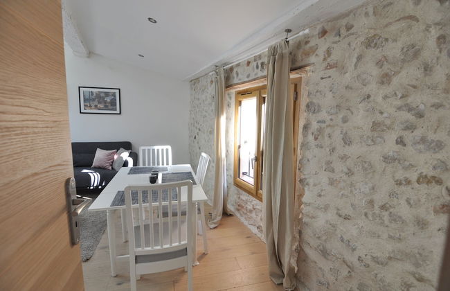 Picasso Apartments - Photo 9