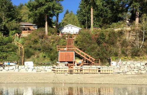 Amazing Sunrise at Coastal Luxury Cabin Rental on Herron Island with Fire Pit and Paddle Boarding near Olympia, Washington - Foto 1