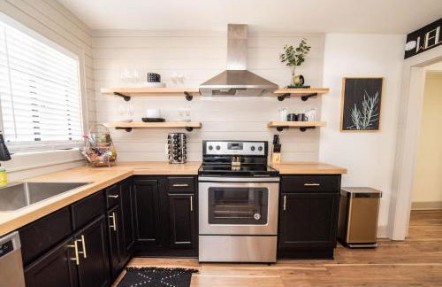 Modern 2BR Stay In Historic West End Near Downtown - Foto 24