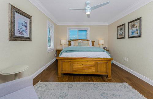 Villa Hibiscus-Waterfront-Free Heated Pool-Dock-Bikes-Other Amenities - Photo 25