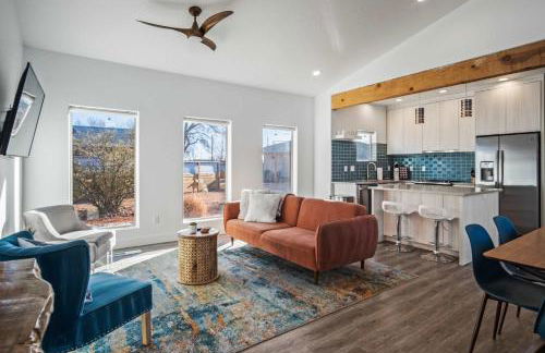 Timber & Tin D 2Bed 2Bath w Pool & Rooftop Deck - Foto 20