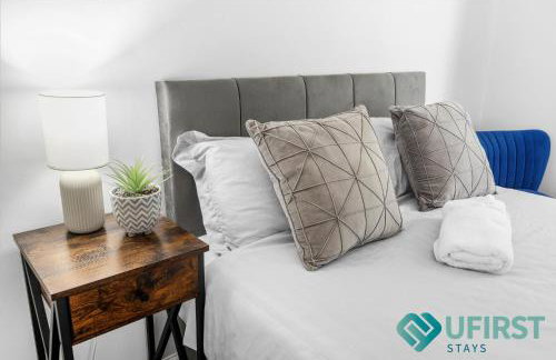 Bright 4 BR Home - Forest Fields - City Centre - Free Parking - WiFi - Close to Forest Rec - Sleeps 8 - Foto 31