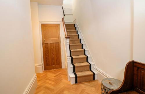 The Reading Room - Photo 13