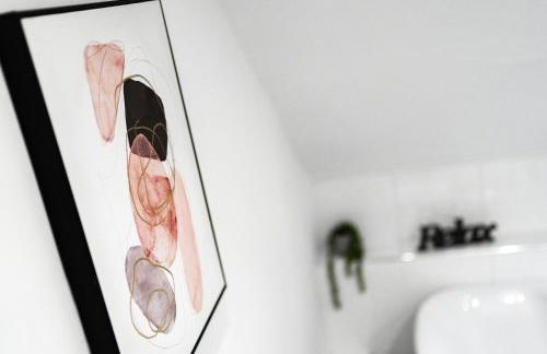 Serviced Apartment Near Glasgow Airport and Hospital with Free Parking Long Stays Available - Foto 25