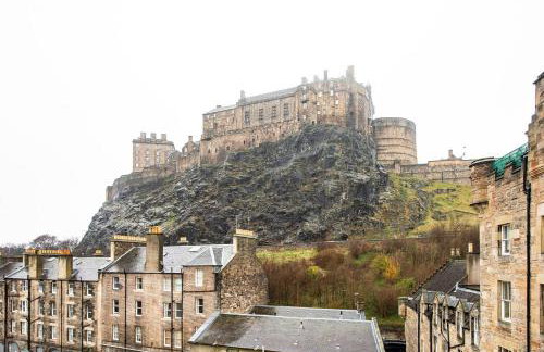 JOIVY Gorgeous Two Bedroom Apartment With Castle Views - Foto 6