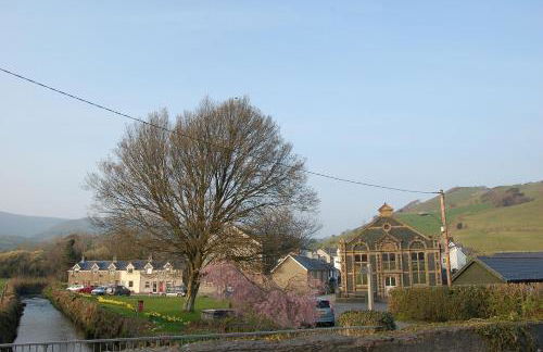 Bronhaul Cottage in Pennal - Photo 35