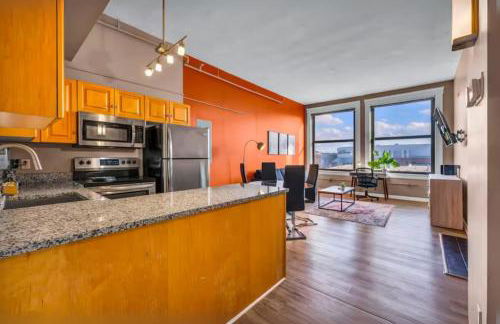 1Br in Heart of Downtown, Sauna, Prime Location - Photo 18