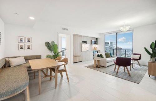 Stunning Lux 2 Bed 2 Bath with Panoramic View from Balcony - Foto 4