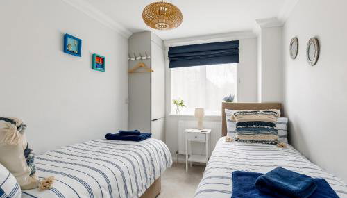 Modern, comfy Town centre gem, near beach, parking - Foto 4