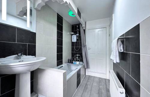 Rustic Rhondda Retreat w Hot Tub & Sauna - Ystrad - Foto 27