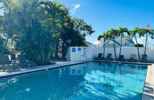 Olde Marco Inn - Photo 16