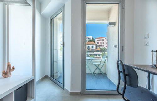 LB Vacation Rentals I Cannes Center, Renovated Apartment with Balcony, Ideal for Holidays or Congress! - Photo 32
