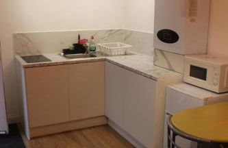 Self Contained, Double Bed Studio, private kitchen, private Bath, Walking distance to Harry Potter - Foto 52