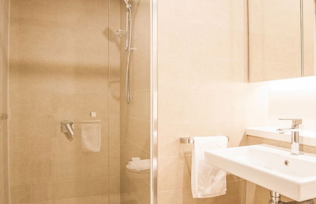 Luxury 2bed2bath APT @opaltower +view - Photo 23