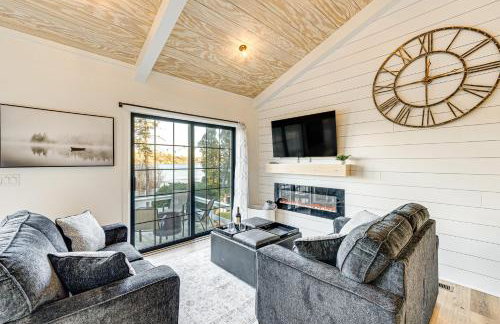 Canoes and Dock Waterfront Retreat on Lake Beulah! - Foto 2