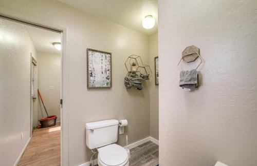 Near Fossil Creek and Trails Scenic Pine Cabin! - Foto 17