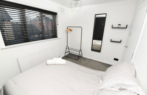 Modern Home in Royston, Free Off-Street Parking, Perfect for Families, Contractors & Work - Foto 8