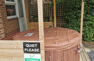 Pool, drinks and a hot tub! - Photo 40