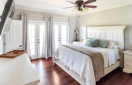 Bayou Breeze Retreat with Pool & River Access - Foto 26