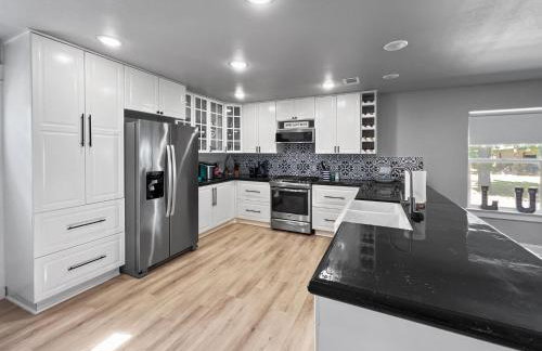 Lakefront Retreat with Sandy Beach! - Foto 21