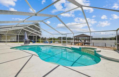 Lake House Westchase area. Heated Pool Waterfront! - Foto 23