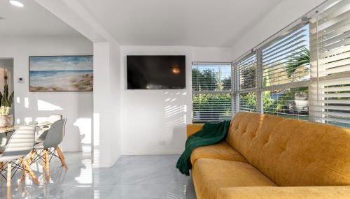 Yellow Door Oasis airport, cruise port and beach close-by - Foto 5