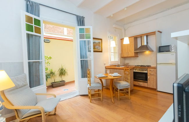 2 bedroom Apartment in Barcelona - Photo 6