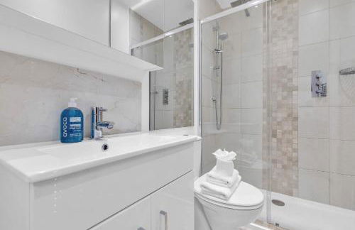 Garden Lodge With Parking By My Getaways - Foto 11