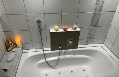 Entspannung pur! Privater Kinosaal & Whirlpool - Foto 21