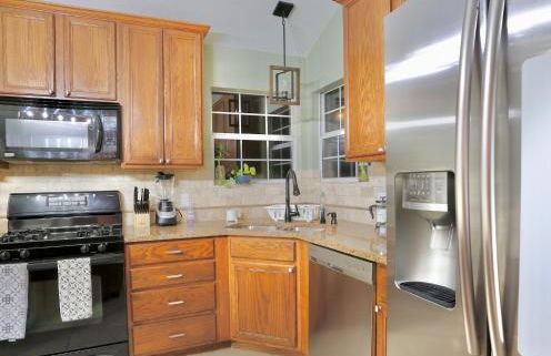 Gorgeous 4 bedroom 2,5 bath Home with Heated Pool, Spa & Game Room close to DFW Airport - Photo 19