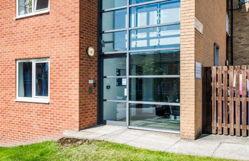 2BR Modern Flat With Free Parking - Foto 42