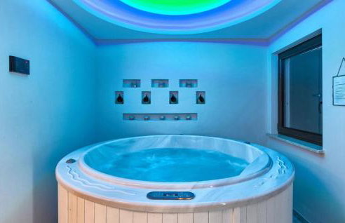 Villa Campi for 10 persons near Pula with large garden, private golf and tennis court, kids playground & wellness area - Foto 2