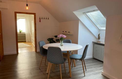 Großzügiger Komfort direkt am Waldrand - Foto 6