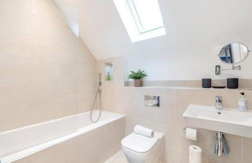 Spacious Family Oasis Explore with Ease - Pass the Keys - Photo 20