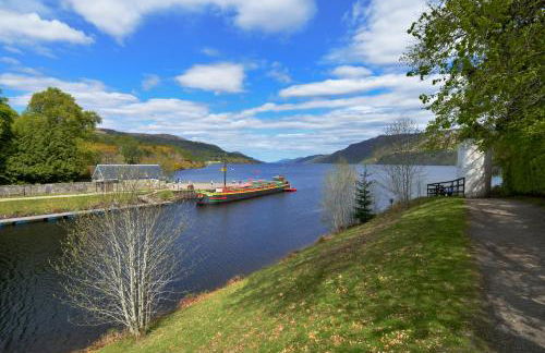 The Bridge Suite - Photo 26