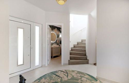 Casa Ella - Beautifully Renovated Townhouse Walkin - Foto 26