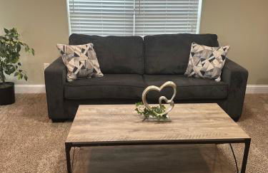 Cozy 3BR 2BA Retreat, Fast Wi-Fi, Free Parking -A- - Foto 16