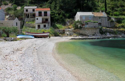Secluded house with a swimming pool Brusje, Hvar - 12493 - Foto 3