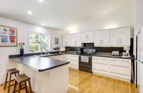 Modern and Spacious Home - 6 Mi to Dtwn South Bend - Foto 9