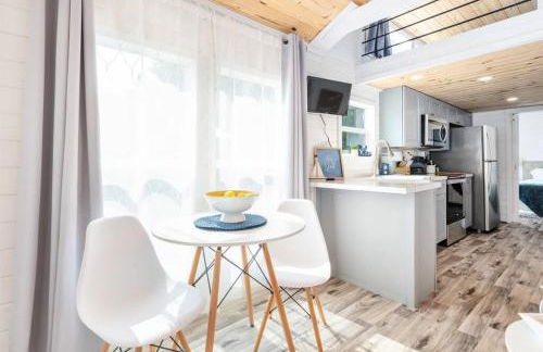 2 Villa D'Azur Luxury Tiny House Mins to Lake Guntersville, Downtown, Firepit - Foto 14