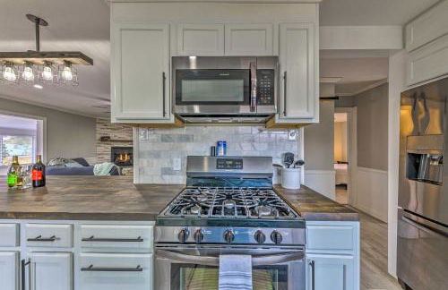 Mtn Escape with Deck and Views - Near Race Track! - Foto 12