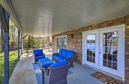 Lakefront Eatonton Home Boat Dock and Fire Pit - Foto 35